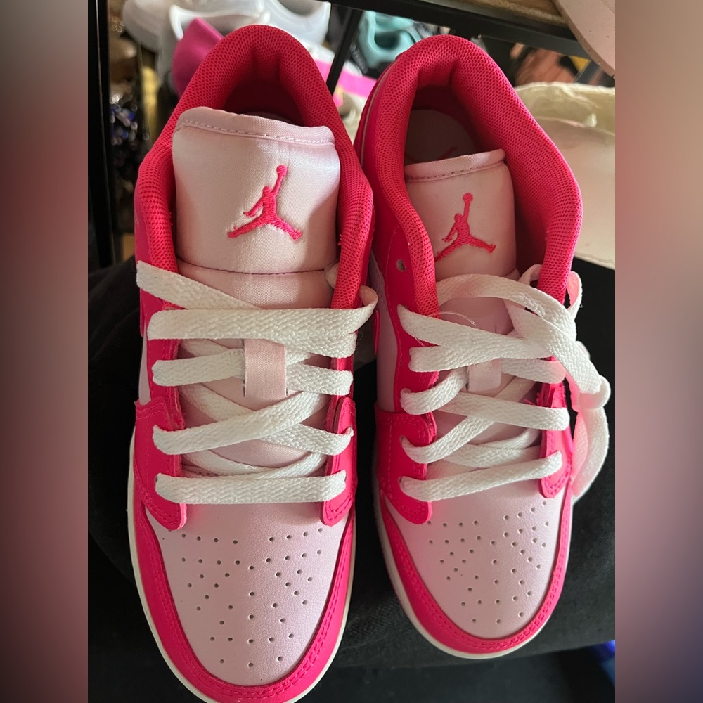 Nike Kids' Low-Top Sneakers — Light Pink & Hot Pink